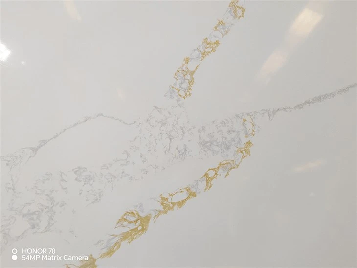 Calacatta Storm Gold Quartz (4)